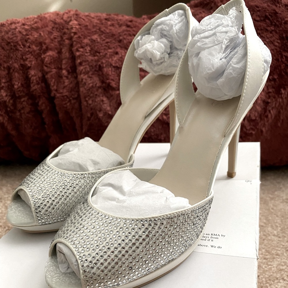 David’s Bridal Platform Sling Back Crystal Toe High Heel Size 9